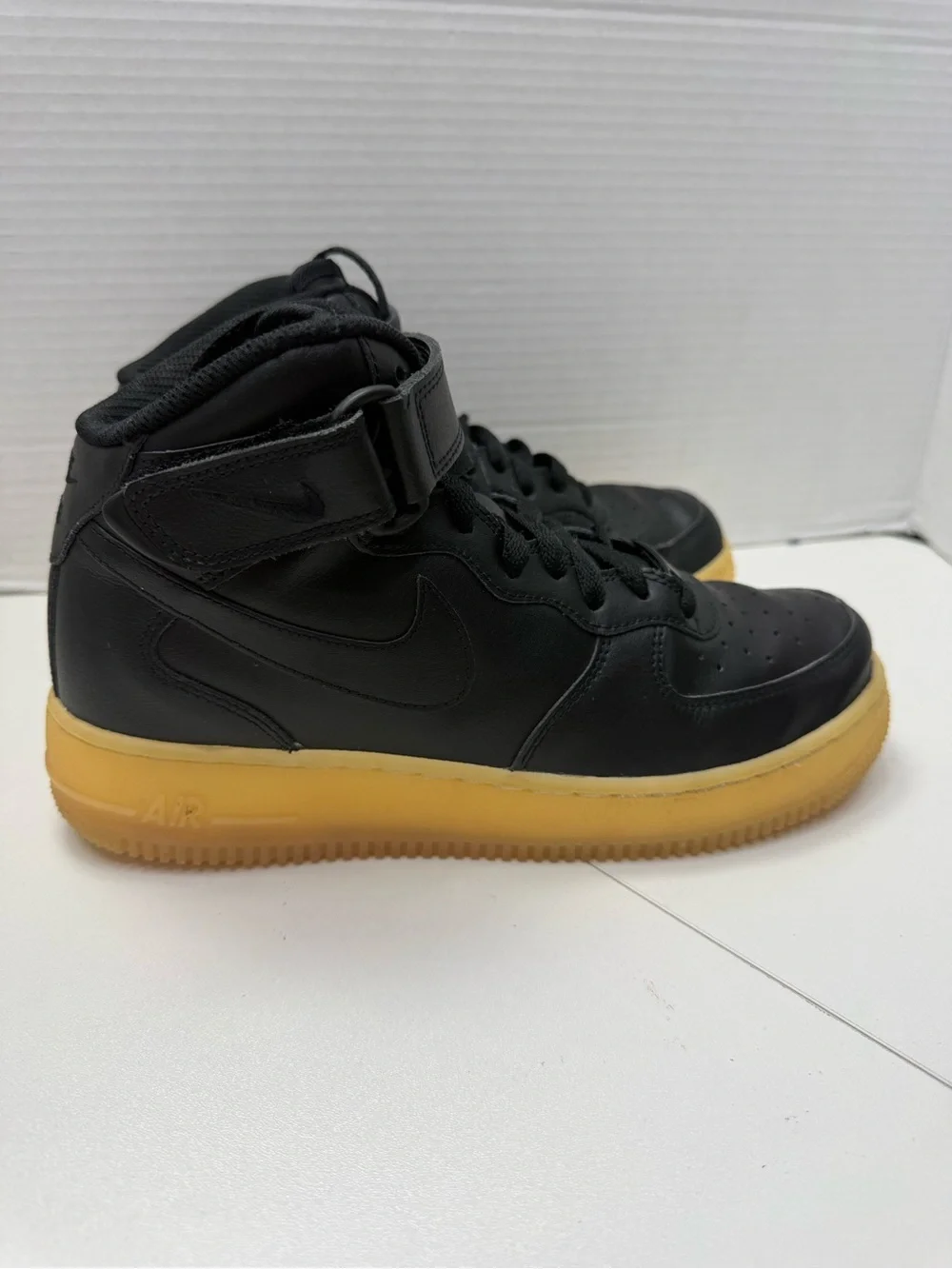 Nike Air Force 1 Black High-Top Sneakers size 8